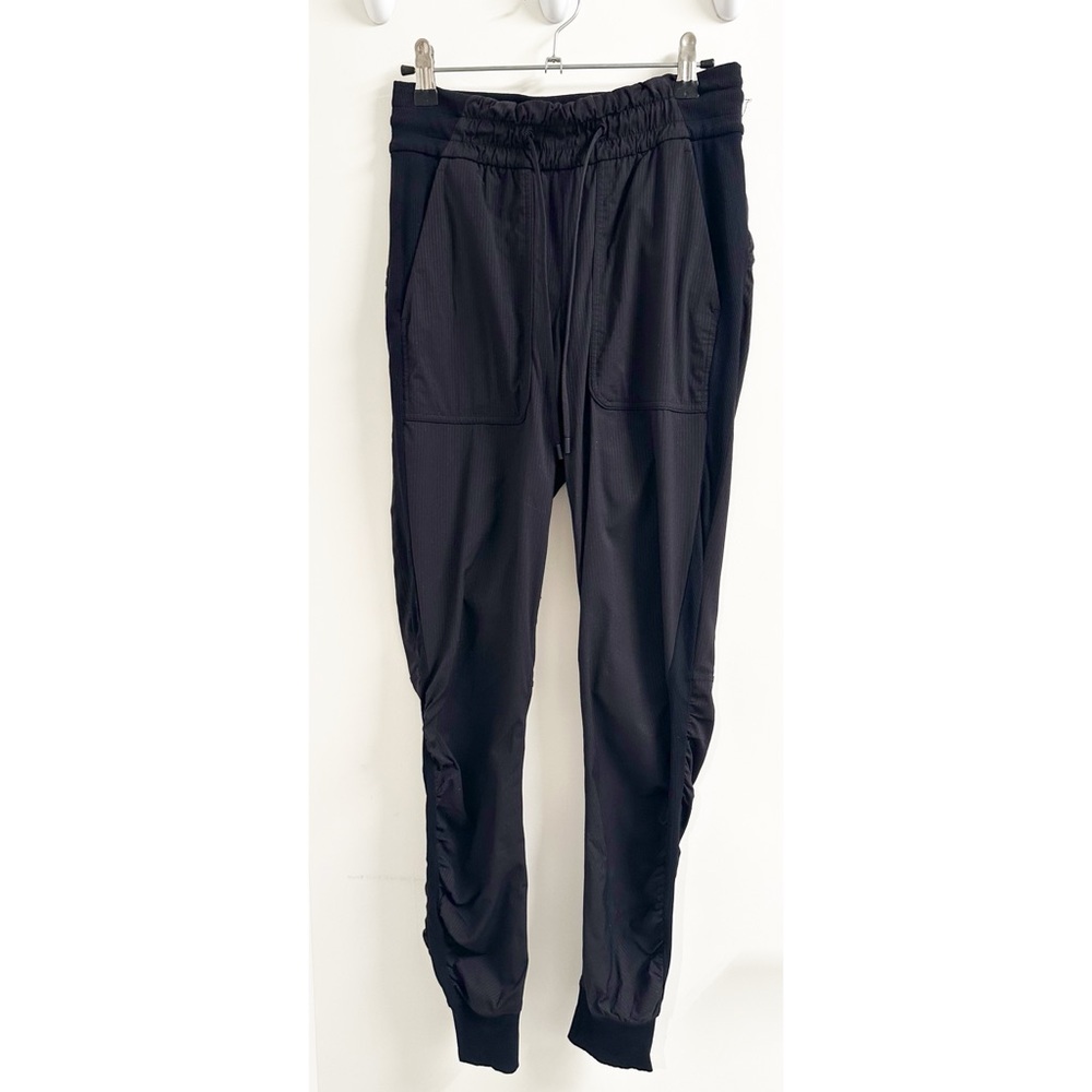 Lululemon Dance Studio Mid-Rise Jogger - Black - Size 4